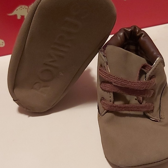 3 pairs of Soft sole Baby booties - Picture 7 of 10